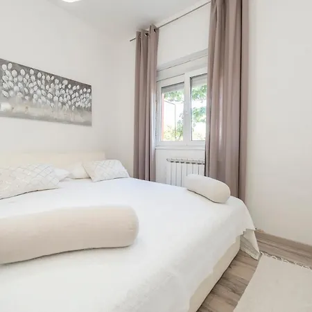 Проживание в семье Matej Бибинье